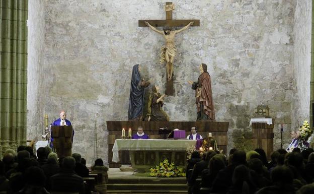 Blázquez inaugura el nuevo retablo de la iglesia de Traspinedo