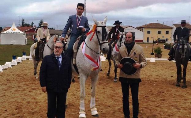 El iscariense Adrián González, oro en el autonómico de equitación de trabajo