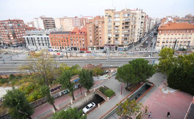 Dos esculturas simbolizarán en el paso de Labradores la unión de Delicias con el centro