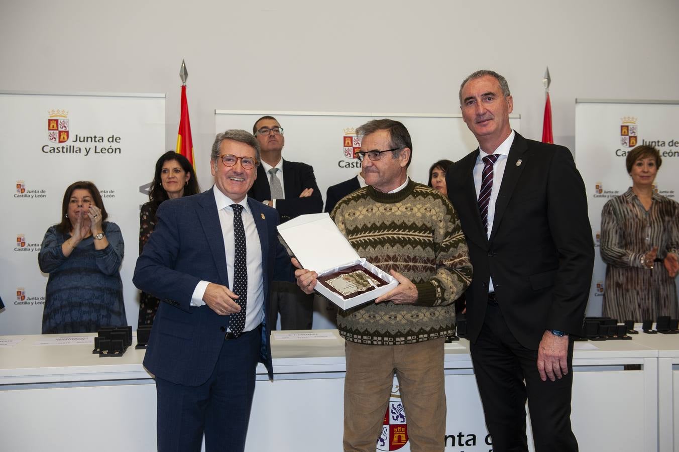 Distinciones para 162 trabajadores de la Junta en Segovia (1/2)