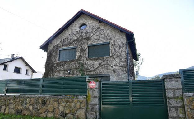 Villa Marisuca, la casa de veraneo de Patxi Andión y Amparo Muñoz en la localidad segoviana de San Rafael