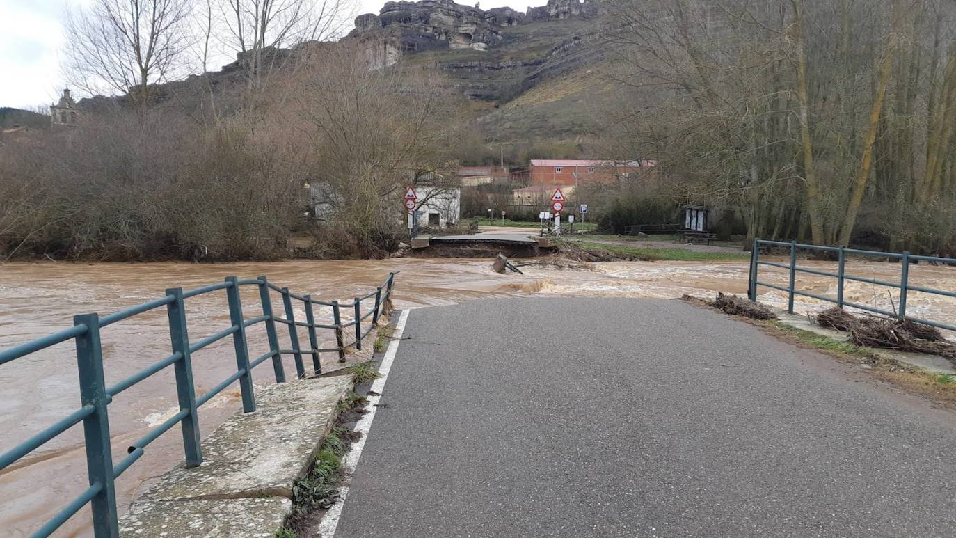 La crecida del Pisuerga derrumba el puente de la localidad palentina de Villaescusa de las Torres