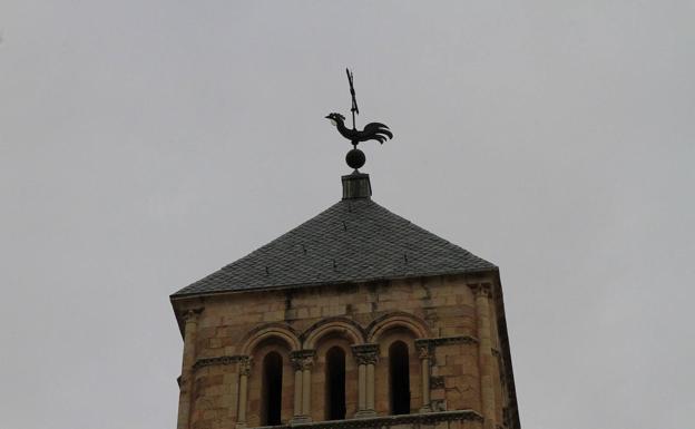 La Diócesis retirará la maltrecha veleta de la torre de San Esteban durante la mañana del lunes