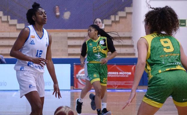 La buena defensa del CB Avenida marca la victoria en Cáceres (55-69)