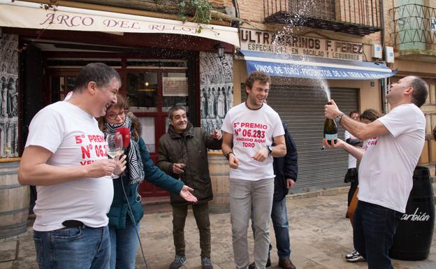 Toro celebra el reparto de casi dos millones de euros de un quinto premio