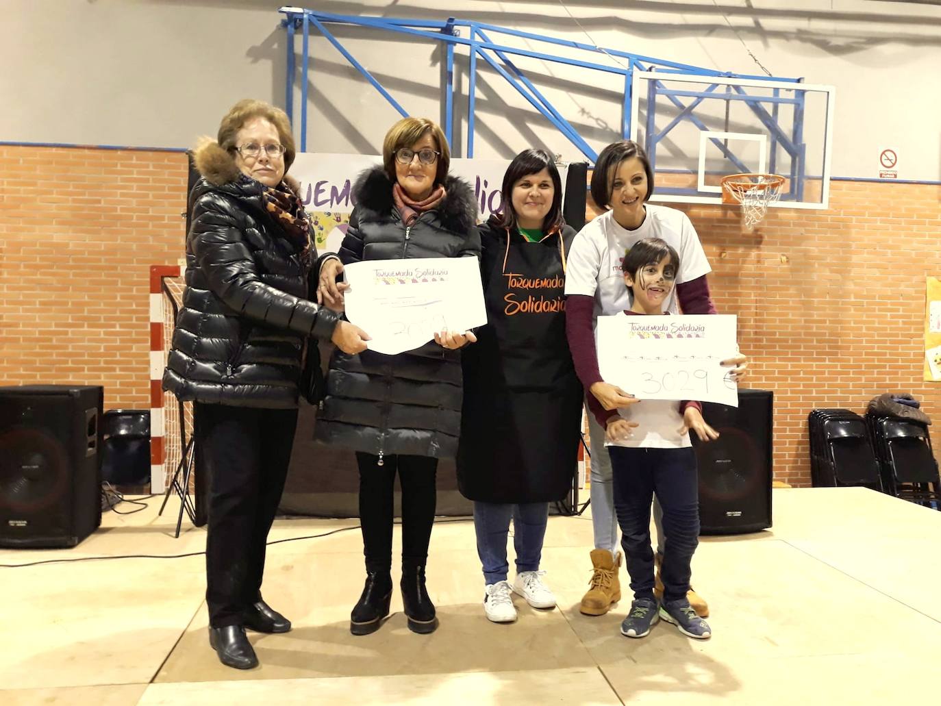 Mercadillo solidario en Torquemada