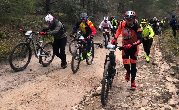 Cerca de quinientos ciclistas consolidan en Tudela de Duero la Bajocero Bike