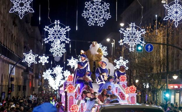 Un séquito de 400 personas y una decena de carrozas acompañarán a los Reyes Magos durante la Cabalgata