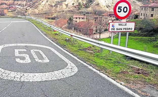 Cuatro carreteras de la provincia de Segovia mejoran su seguridad con barreras metálicas