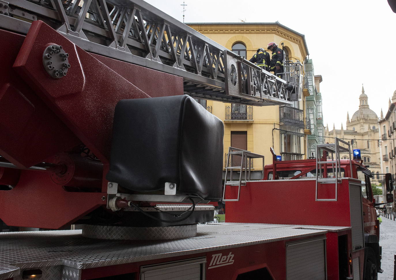 Un incendio obliga a desalojar esta madrugada una vivienda en Marazoleja