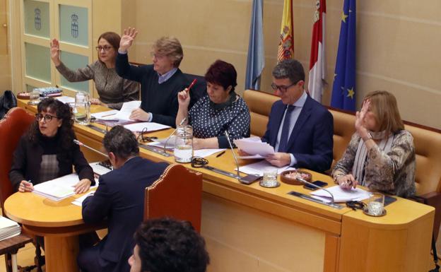 El pleno municipal de Segovia resuelve el contrato de Los Tilos por temor a pagos más costosos