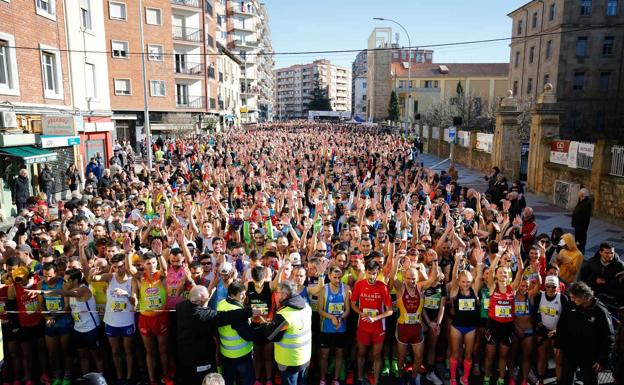 El leonés Jorge Blanco y la salmantina Gema Martín ya tienen sus dobletes en la San Silvestre Salmantina más multitudinaria