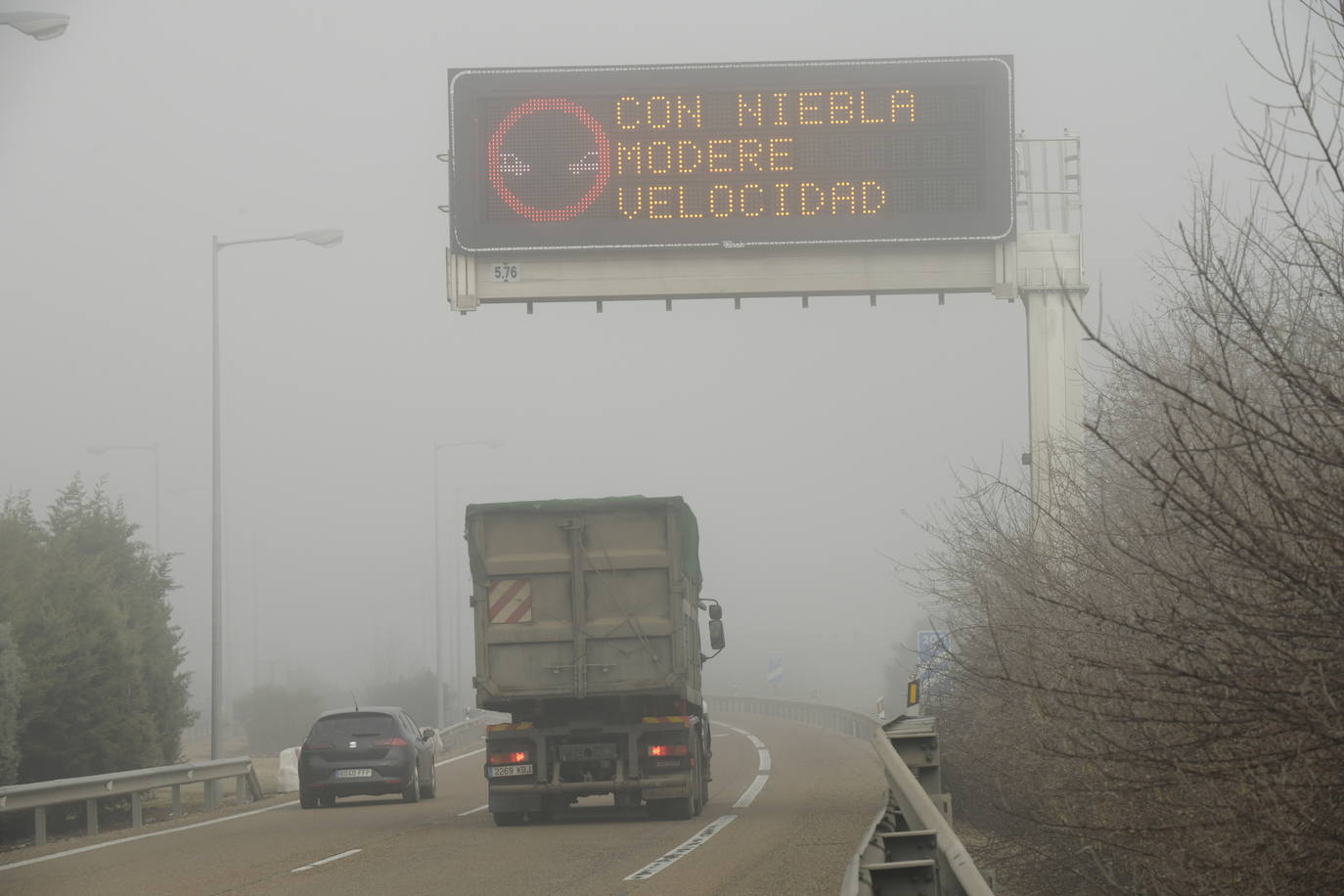 Consejos imprescindibles para conducir con niebla