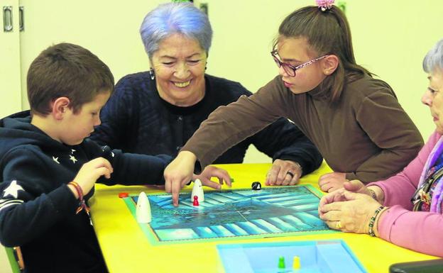 Los alumnos del colegio Tierra de Campos de Villalón aprenden jugando
