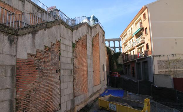 El ascensor que unirá Gascos y Vía Roma encuentra base para cimentar a 4,5 metros de profundidad