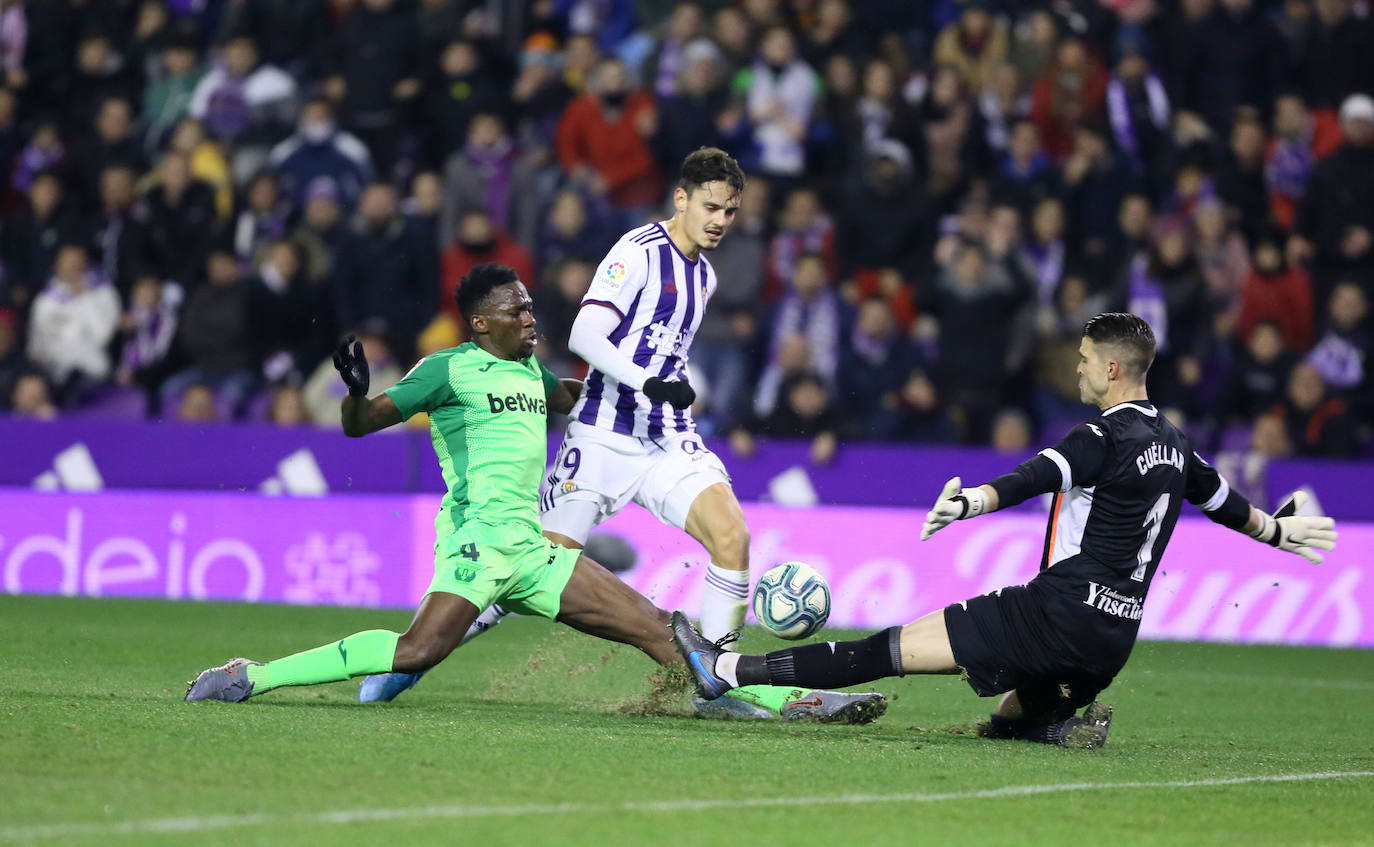 Enes Ünal rescata al Real Valladolid en medio del caos
