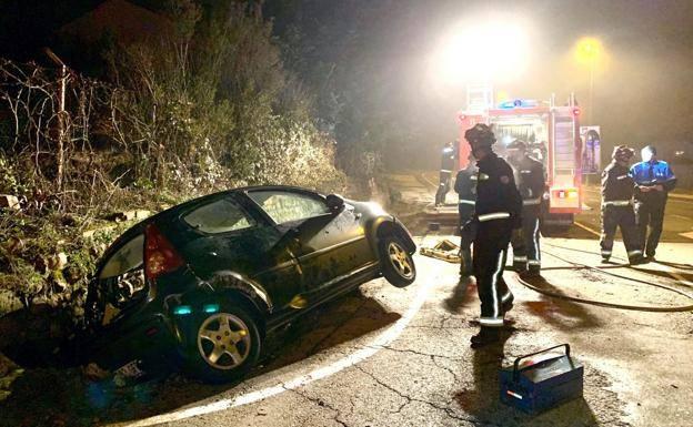 Un conductor herido de gravedad tras volcar con su vehículo en la localidad leonesa de Villaquilambre