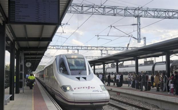 Renfe mantendrá los servicios del Ave a Madrid procedentes de León, pero adaptará sus rutas