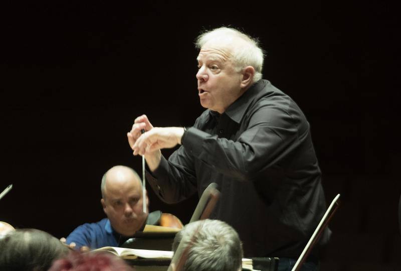 Slatkin: «El nivel técnico de las orquestas es muy alto pero su sonido, cada vez más igual»