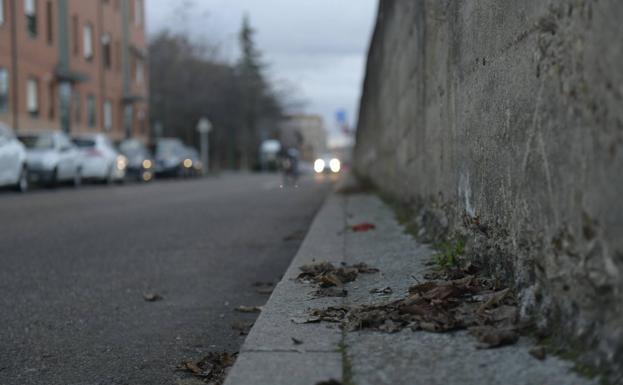 La «acera de la vergüenza» tiene los días contados en Valladolid: se ensanchará la calle de la Salud