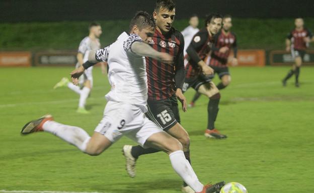 La falta de puntería condena al Salamanca CF UDS ante el Arenas (2-1)