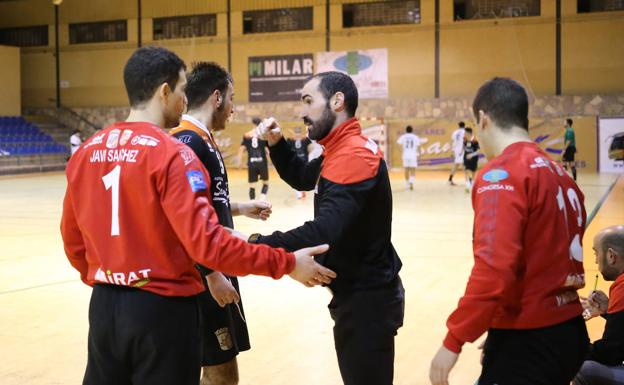 El BM Salamanca cierra la primera vuelta en Gijón ante el Grupo IMQ Balonmano Covadonga