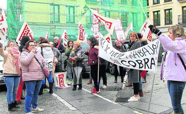 CC OO mantiene la idea de ir a la huelga pese al cambio de contrata en la limpieza de los centros de la Diputación de Segovia