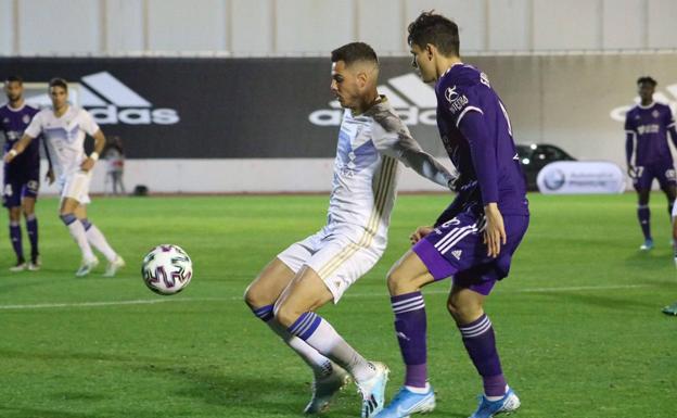 El Real Valladolid cede en el pulso por Lunin y recupera a Caro para su portería