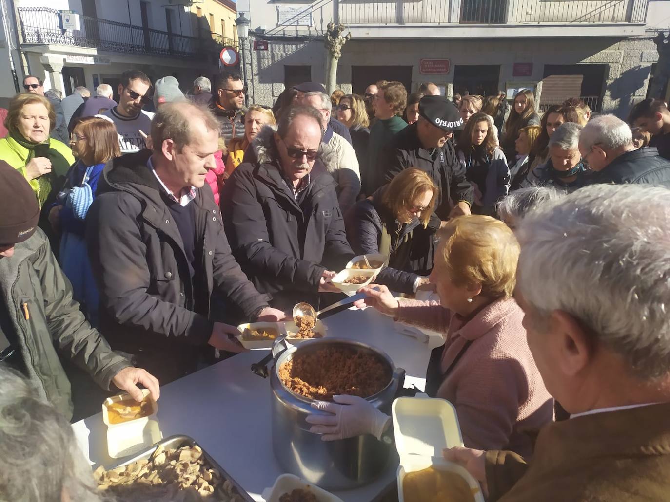 Linares de Riofrío disfruta de su matanza tradicional