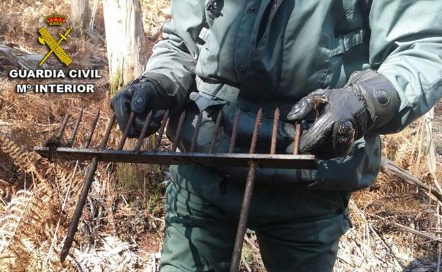 La Guardia Civil alerta de las peligrosas trampas para ciclistas que ya provocaron una muerte