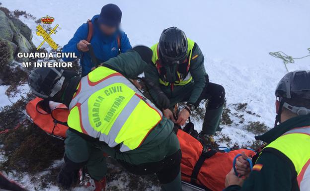 La Guardia Civil rescata a una mujer con heridas en la cabeza mientras realizaba una ruta en San Isidro