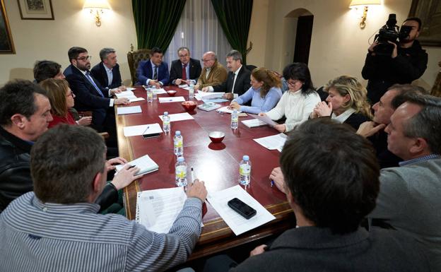 Ávila anuncia movilizaciones de protesta para mejorar sus servicios de trenes