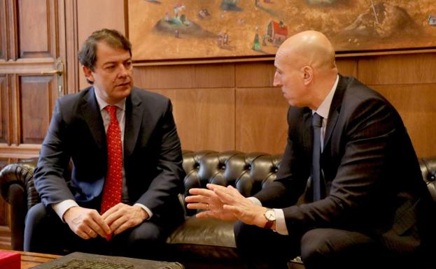 El alcalde de León pide a Mañueco explorar «la vía del estatuto» para lograr la autonomía