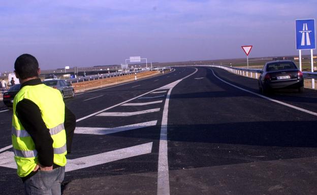 El inicio de las obras de la A-11 de Zamora hasta Portugal, en la presente legislatura, según el subdelegado
