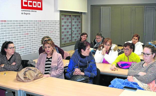 El personal de limpieza de la Diputación da un voto de confianza a la nueva contrata