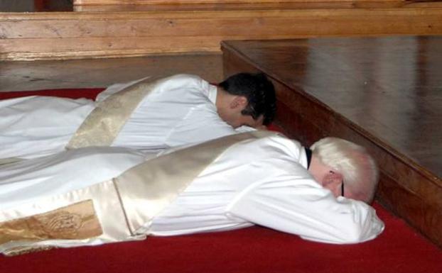 Testimonio del padre de la primera víctima del cura apartado en Valladolid: «Tenía el convencimiento de que iba a volver a caer»