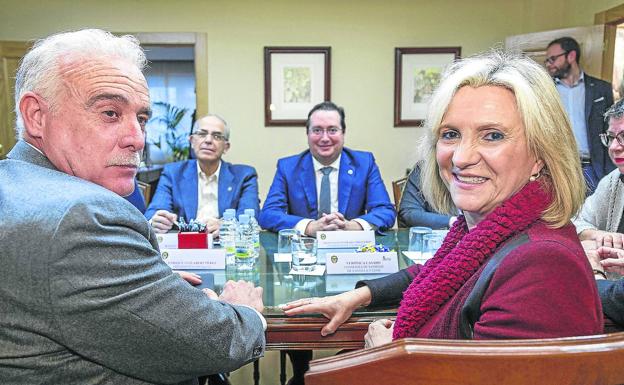 Sanidad se compromete con la lucha contra el cáncer a que habrá radioterapia en 2022