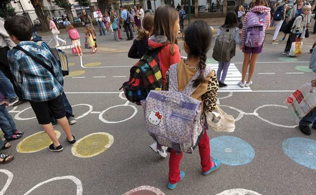 El 90% de los docentes está «harto y frustrado» por dedicar cuatro horas a la semana al trabajo burocrático