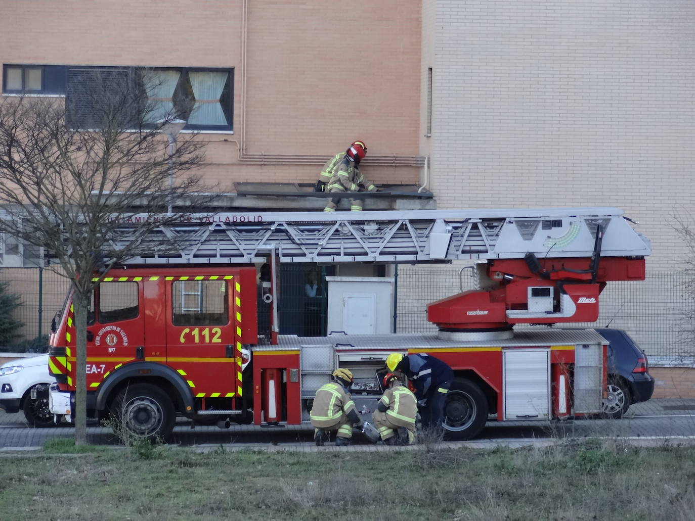 Los bomberos actúan en múltiples puntos de Valladolid por los efectos del viento