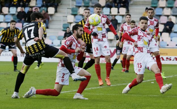 Carmona saca al Guijuelo del descenso (0-1)