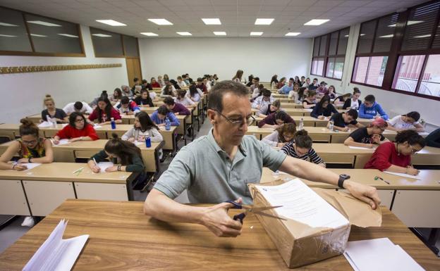 Las universidades, «a la espera» de una convocatoria del Gobierno mientras revisan el actual modelo de Selectividad