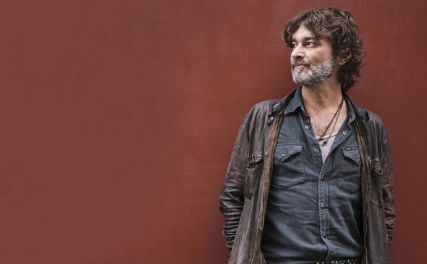 Quique González: «La poesía de García Montero ha sido un regalo para mí»