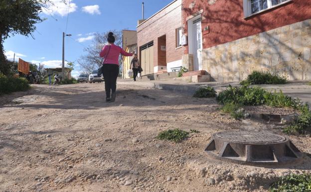 El Ayuntamiento de Valladolid rematará la obra de la última calle sin asfaltar tras 'despedir' a la empresa responsable