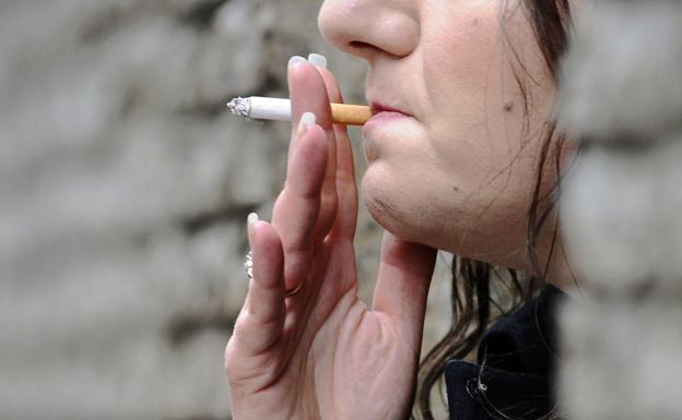 Las muertes por cáncer de pulmón en mujeres se duplican en cinco años