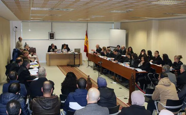 32 de los 50 acusados de contratos falsos para percibir el paro admiten los hechos en un macrojuicio en Segovia