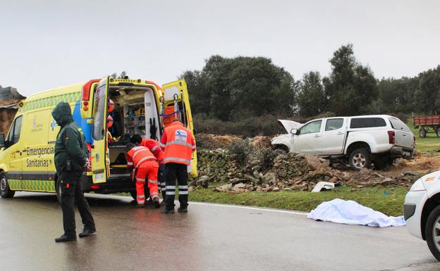 Un fallecido y cuatro heridos en un accidente de tráfico en Bogajo