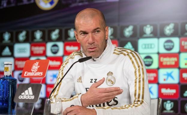 Zidane: «¿Tres Copas en 30 años? El Madrid tiene trece Champions»