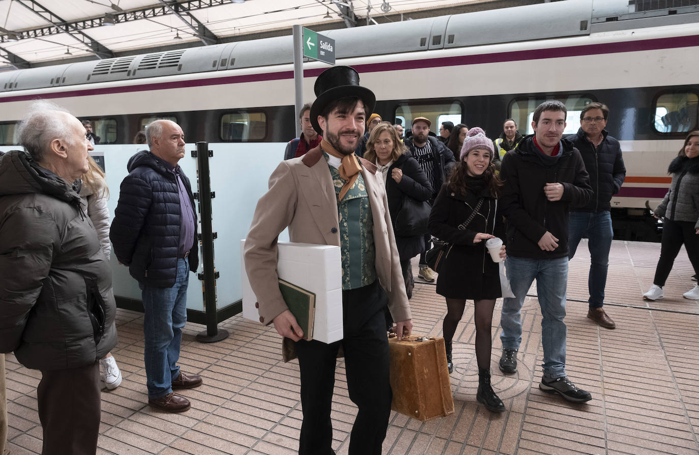 José Zorrilla viaja de Madrid a Valladolid en tren para promocionar el turismo