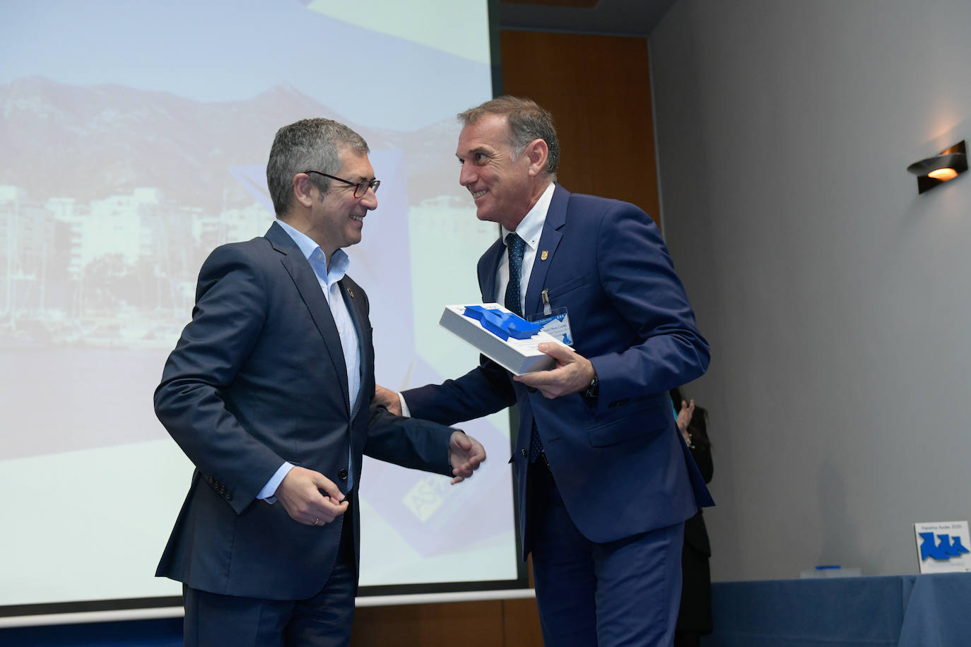 Entrega de las Pajaritas Azules del reciclaje