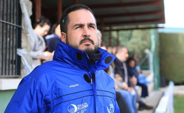 El Unami despide a Javier Jadraque tras la derrota en el derbi y ficha a Diego Yepes